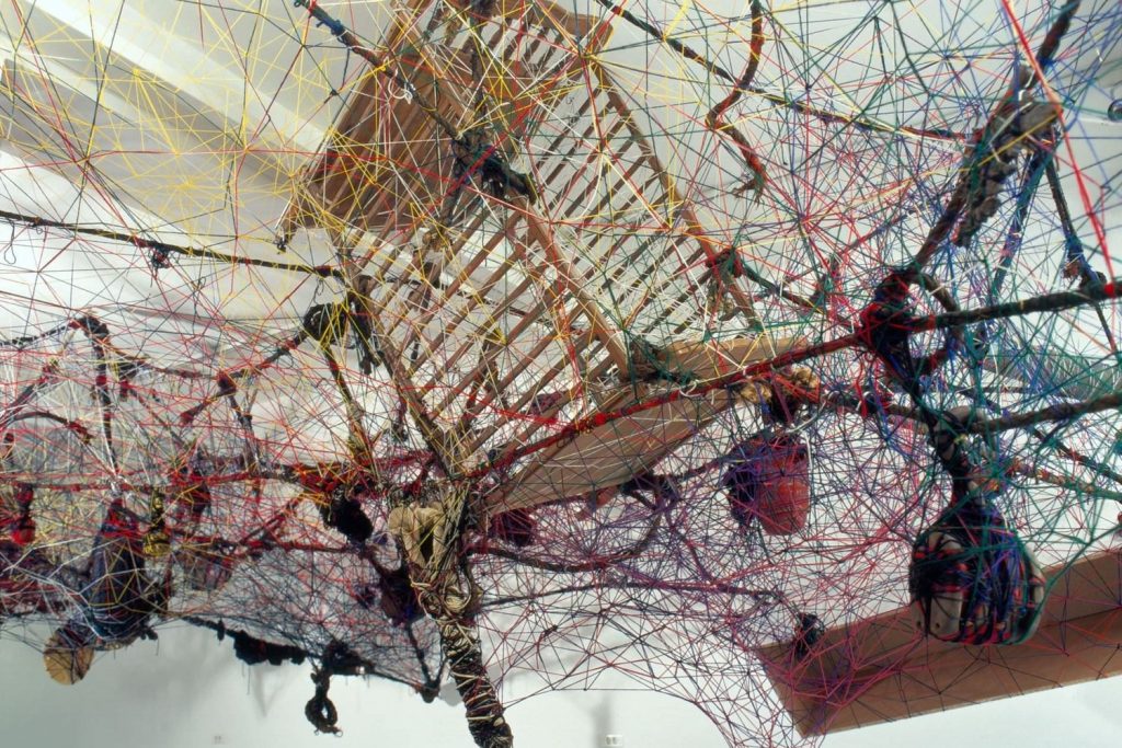 Ground Break, la mostra di Nari Ward all’Hangar Bicocca