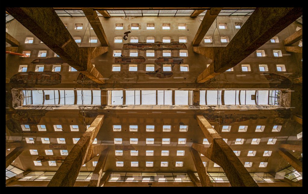 Le simmetrie architettoniche di Giovanni Ghirardi a Milano